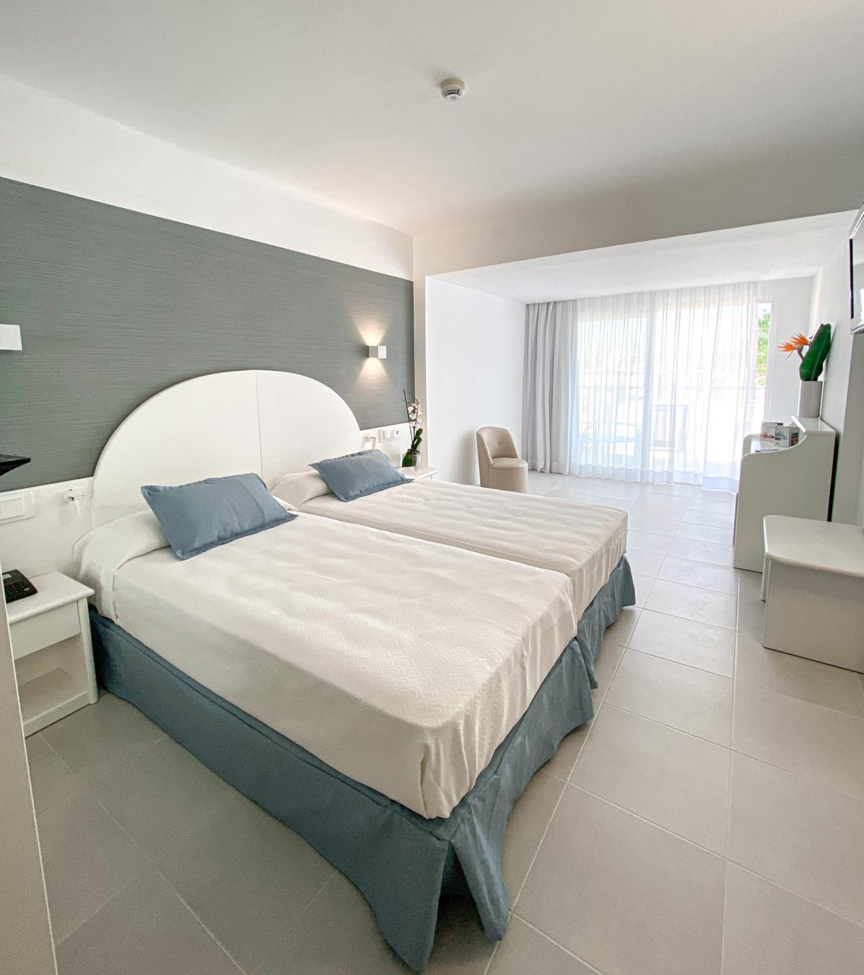 Reverence Life Hotel - Adults Only Santa Ponsa Quarto foto